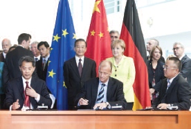 Photo de la cérémonie de signature d'un contrat d'Airbus entre la Chine et l'Allemagne